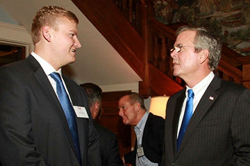 Chvala speaks with U.S. Presidential candidate Jeb Bush