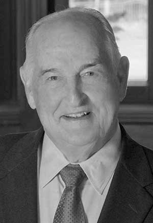 1995 Walter Scott Jr.