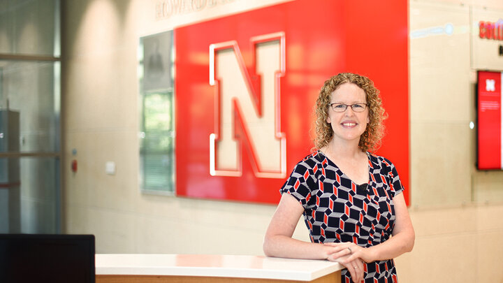 Dr. Amanda Gonzales' efforts to deliver transformative teaching excellence earned her to be named a 2019 Seacrest Teaching Fellow.