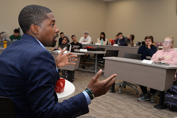 Sedberry spoke to business students as part of the Multicultural Homecoming initiative organized by the Chancellor’s Commission on the Status of People of Color.