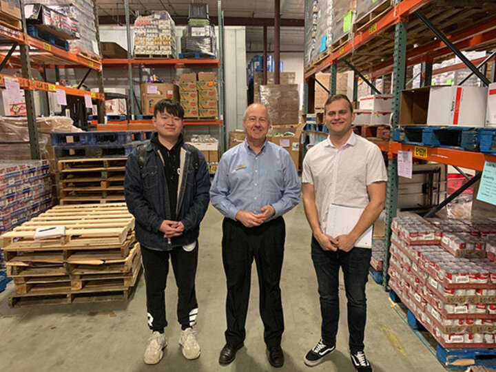 Dr. Messersmith joins with students at Chapter 25 to fill meal bags.